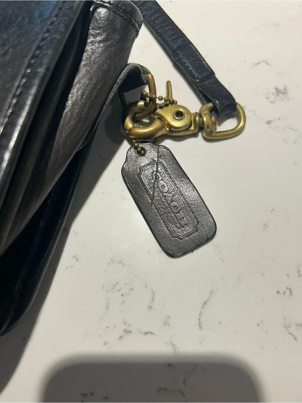 Vintage Coach Black Leather Crossbody with Gold Hardware - Picture 4 of 8